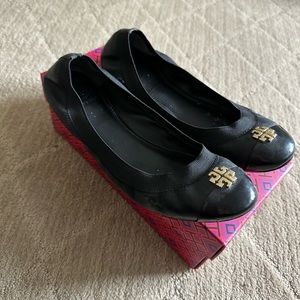 Tory Burch Jolie Ballet Black Leather Flats size 8 Used with box